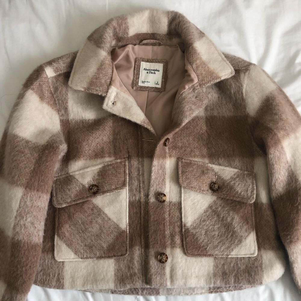 Abercombie Cropped Cozy Shirt Jacket